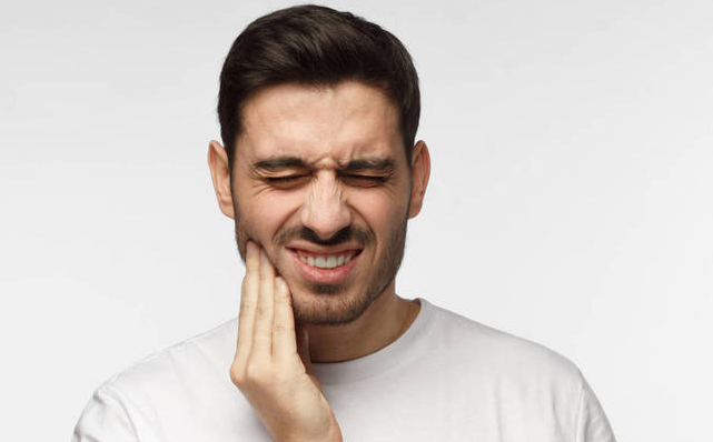 43a1cc6fd1644d9d27f515ab7619830f.png 腮腺炎前兆有什么表现