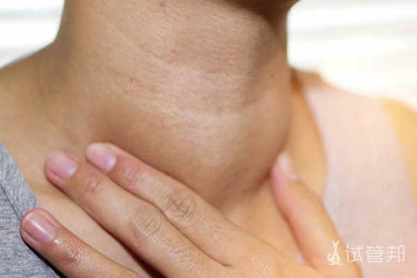 b6a8c24c15c8146a657f375b3b70fb42.png 甲状腺结节多少需要做手术