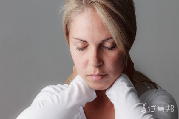 22a8d39860675c7ffeafdcdd8fdbf78e.png 甲状腺癌早期表现是什么