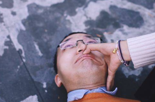 光敏性癫痫怎么造成的