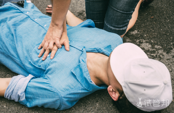 d26edc9af56c6d134ce18c584a1ee437.png 癫痫发作怎么急救