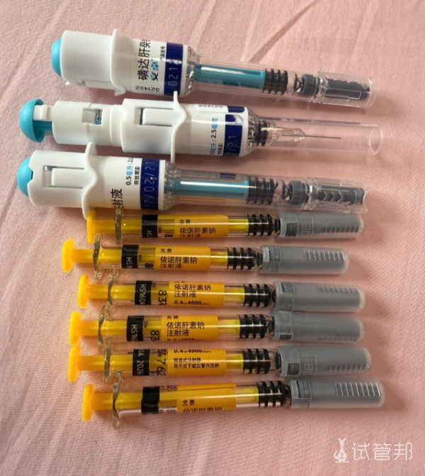 15d264abd71aeb5259f1d8a03b361ae7.png 打肝素保胎针第十天