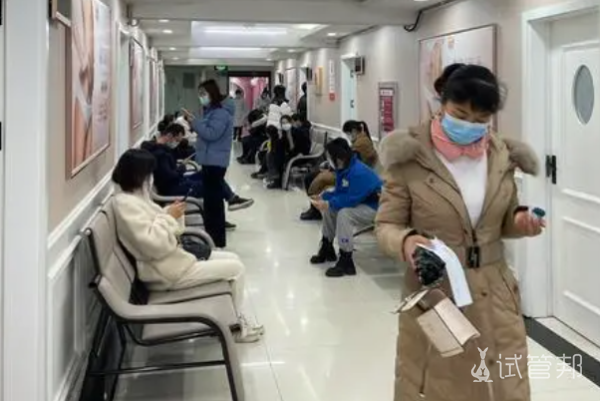 faa39693a509b0585e5189d47d5eacfd.png 这到底是囊肿还是卵泡