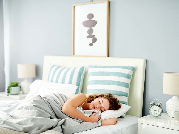 4ae8d9f9edce70d9f4743009eccf407a.jpg 月经周期多少天才是正常的