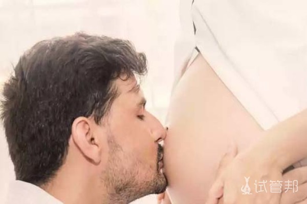 436f87b491b2492a0918607bd3c49153.jpg 怀孕初期症状和来月经的症状区别