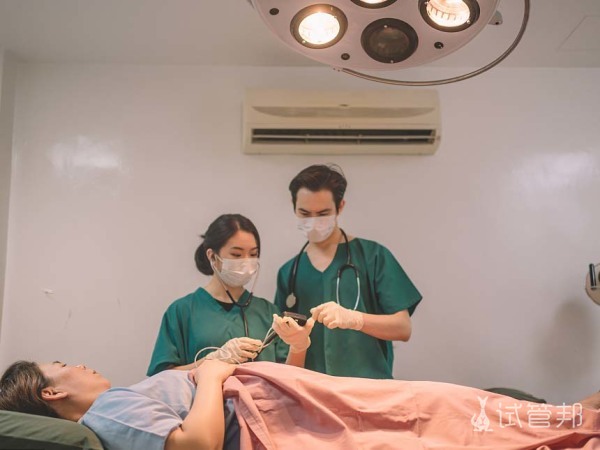 2f2ccc9dea97deeaf344bf99d262d16f.jpg 取卵手术后一般卧床休息几天