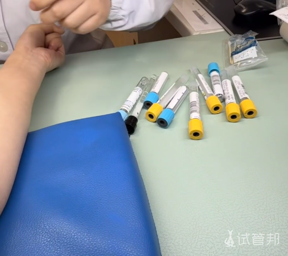 b42e53ad3763d31b13e9780a36ac40ce.png 巧克力囊肿人授失败转做试管