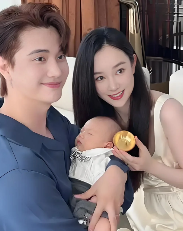 当她官宣生子时谁还记得一年前她因“激素肥”被全网群嘲的窘迫