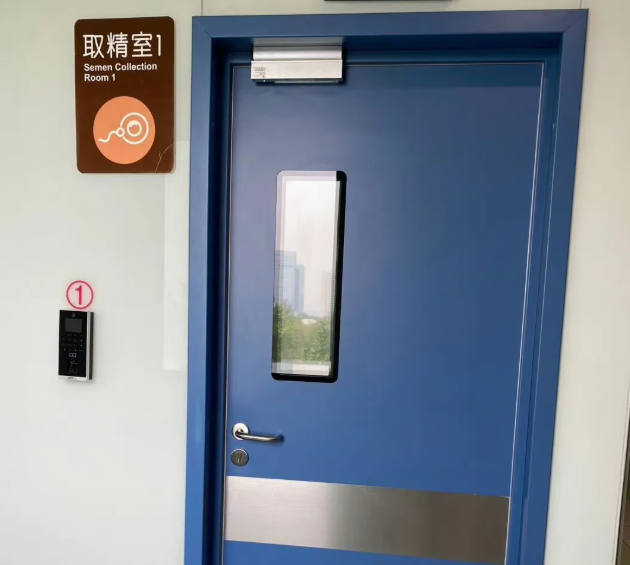 取精日那扇门后的2小时是他最漫长也最无力的战场