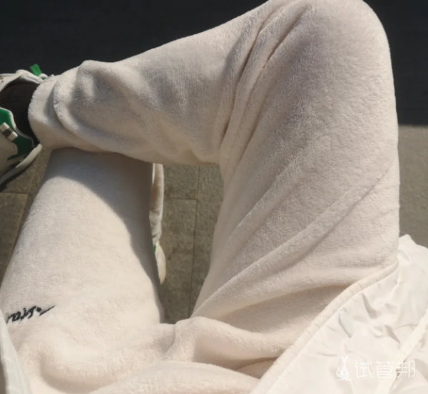 c8dd460e95236704534b687db66a924c.png 移植后绝对卧床是过时误区